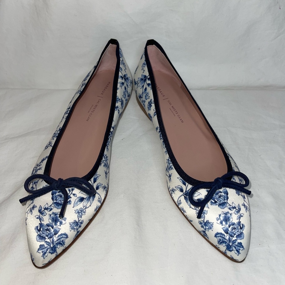 Gal Meets Glam x Margaux - The Pointe in Blue Toile